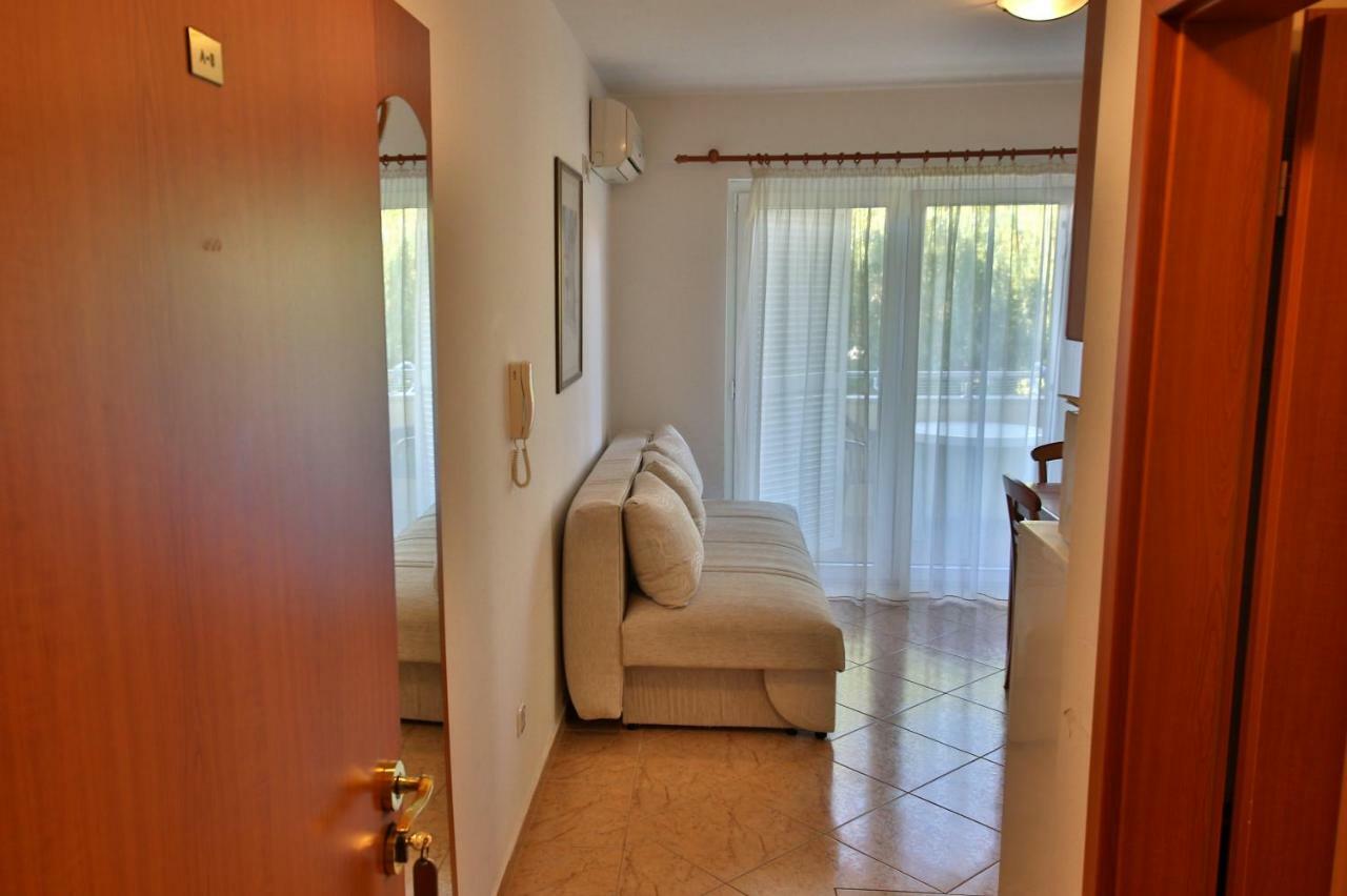 Dalmacia Apartments Srima Exterior photo