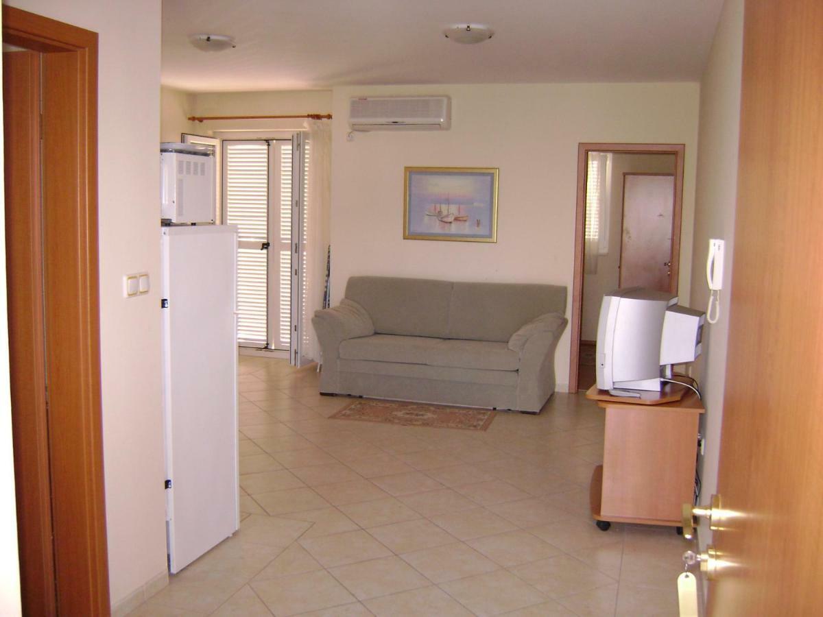 Dalmacia Apartments Srima Exterior photo