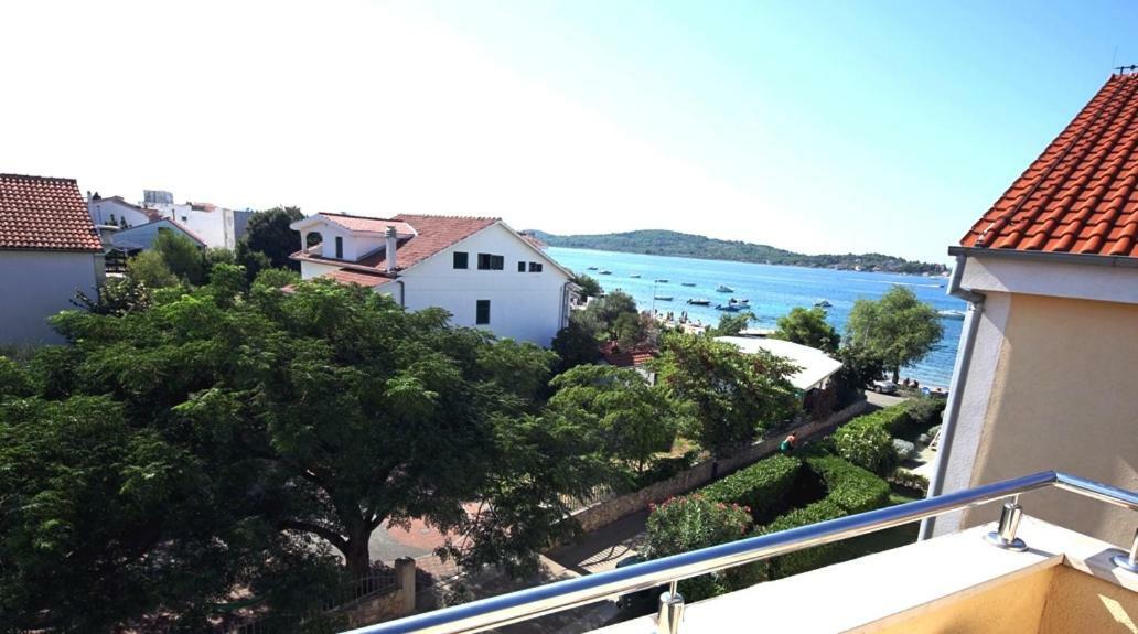 Dalmacia Apartments Srima Exterior photo